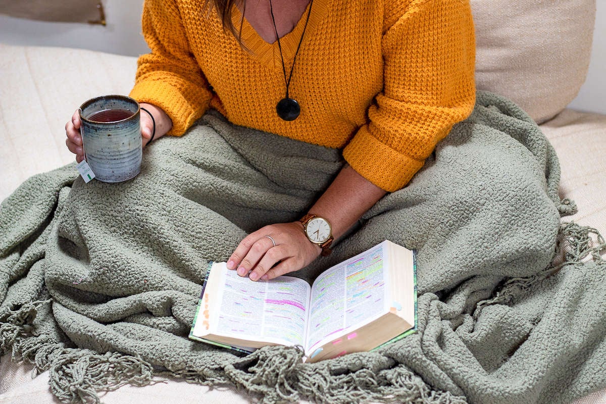 reading-bible-ywam-dbs-discipleship-bible-school