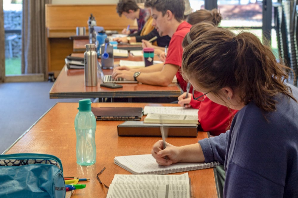 discipleship-bible-school-ywam-dbs-learning-about-gods-word
