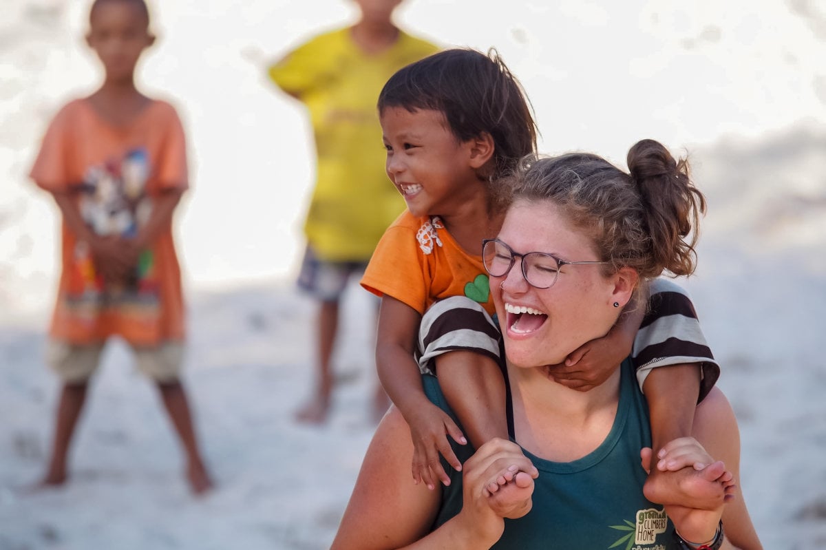 ywam-new-zealand-staff-on-outreach-missions